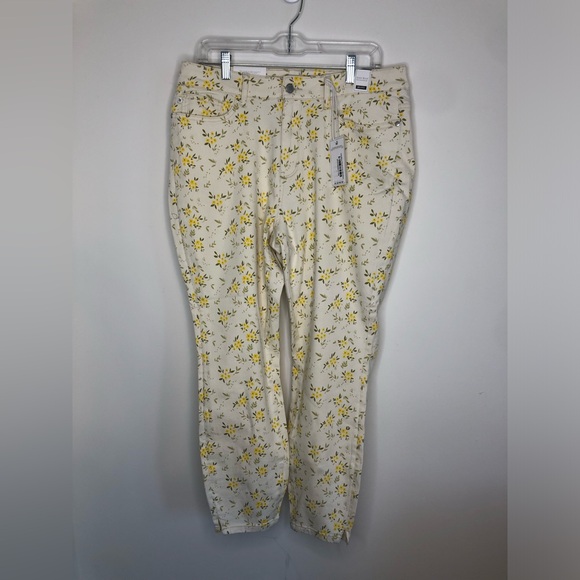 Judy Blue Denim - Judy Blue Floral Print Mid-Rise White Skinny Jeans Size 16 Yellow Flowers